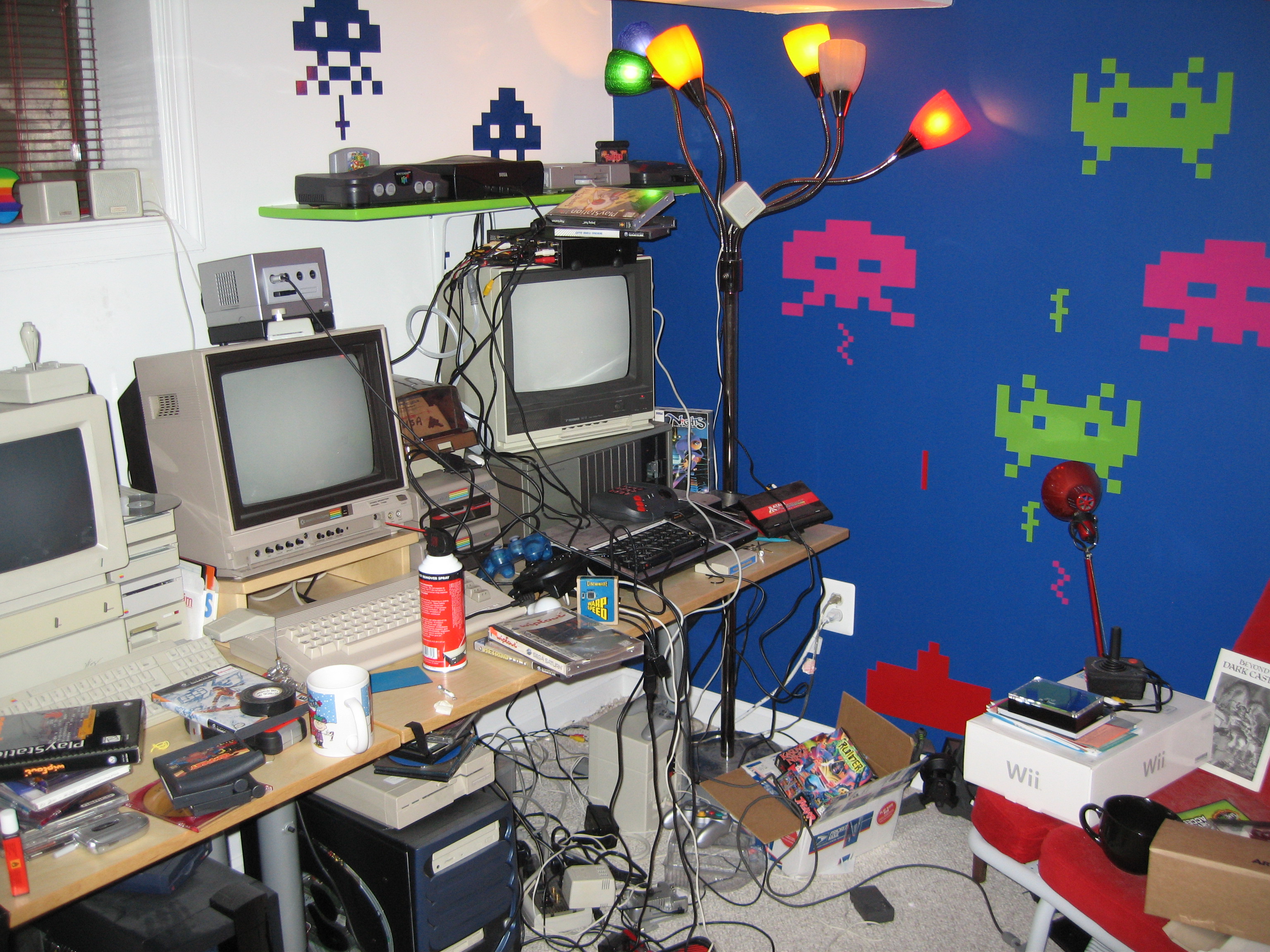Computer gaming, a photo by Blake Patterson