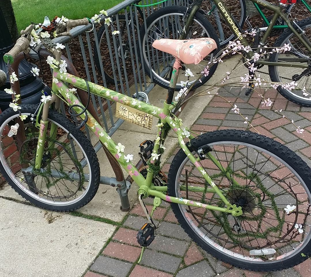 bike with flowers at Mary Washington 2016 May