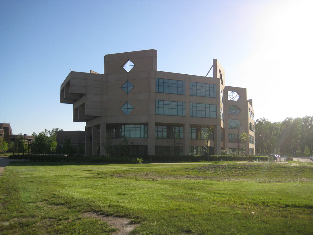 Chicago State University academic library, photo by vinzcha