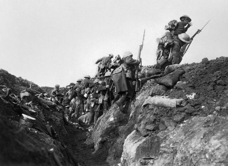 WWI_Going_over_the_top_01_Wikimedia