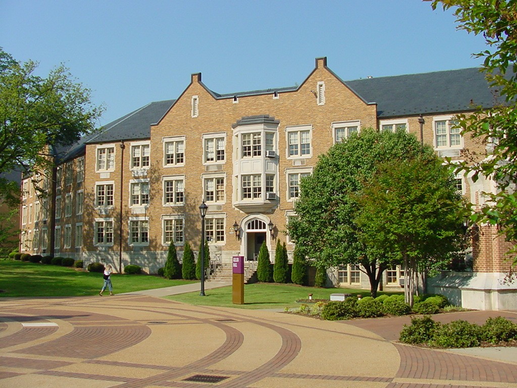 university-of-north-alabama-building