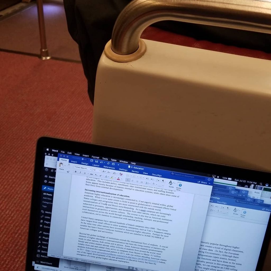 writing on the metro