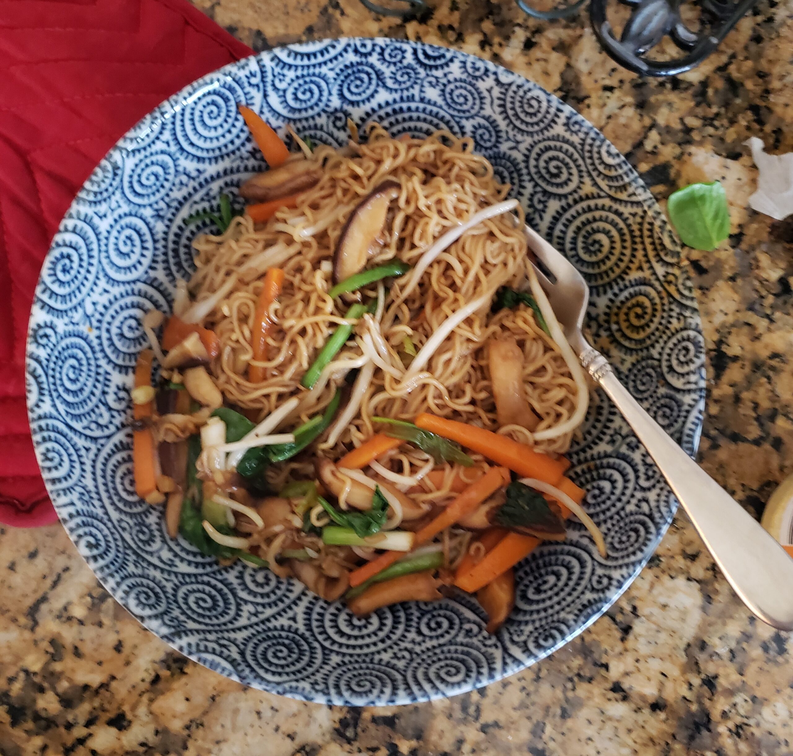 veggie lo mein looking good